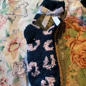 NWT XOXO Women’s Fuzzy Socks Size 4 to 10 3 pack of Socks